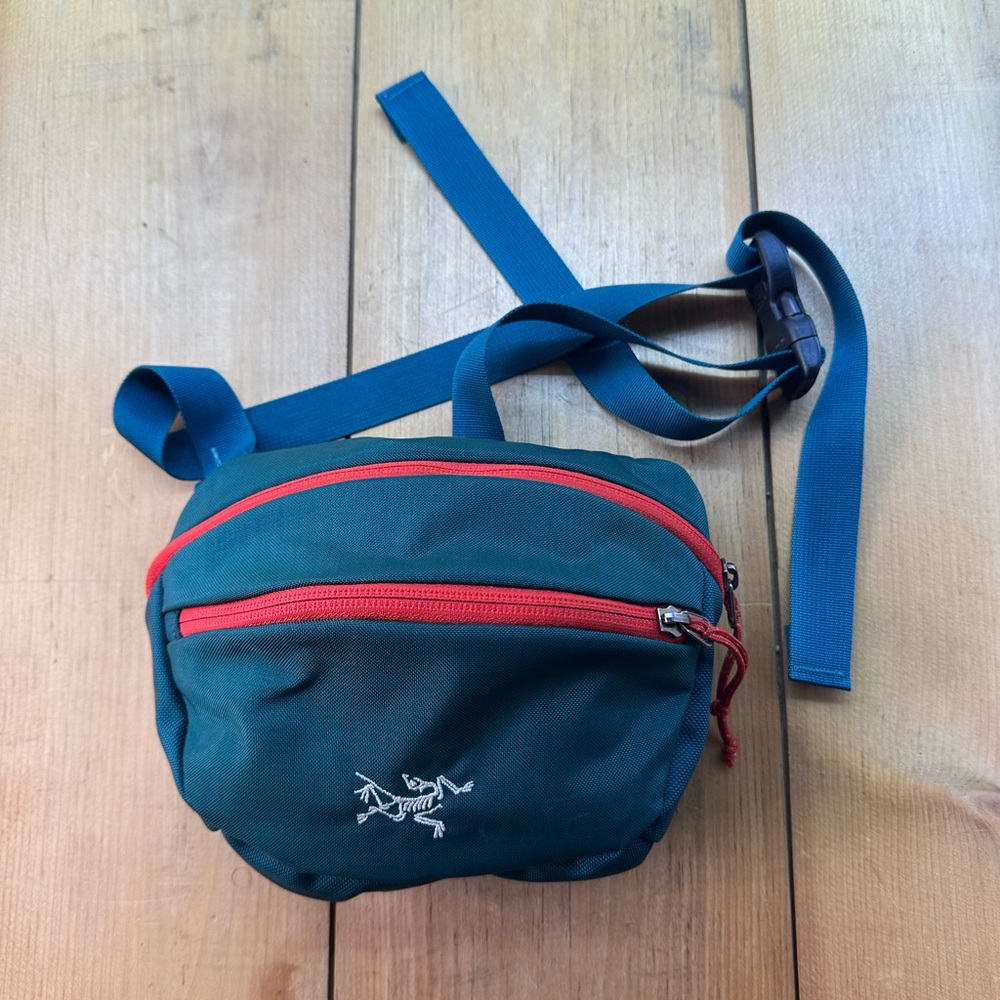 Arc'teryx Maka 1 Waist Sling Bag Pack Teal Pink Crossbody Outdoor Gorpcore